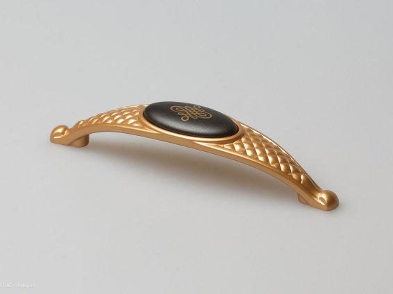 Grace  мебельная ручка-скоба 128 мм золото матовое и черная керамика с золотым рисунком Карильон