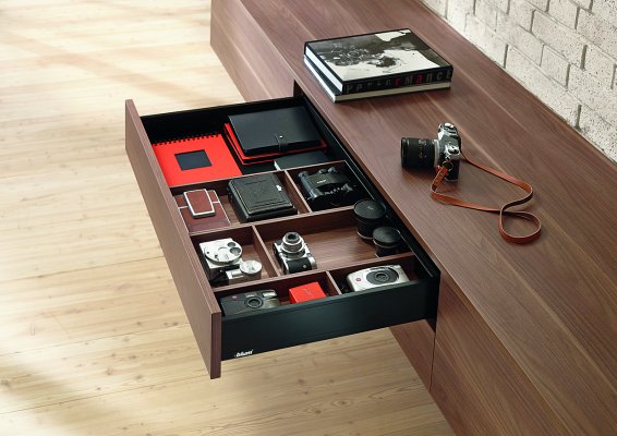 Ящик LEGRABOX pure TIP-ON BLUMOTION (высота M 90,5, глубина 400 мм, до 40 кг), для тонких фасадов, терра-черный